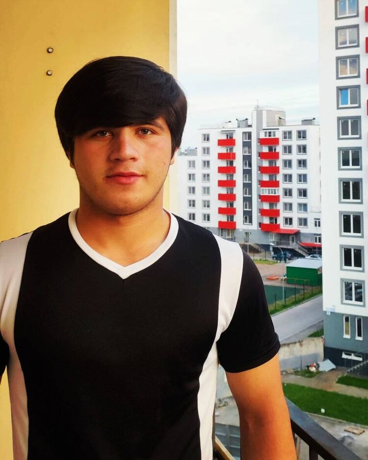  37617965  , 24 ,    -