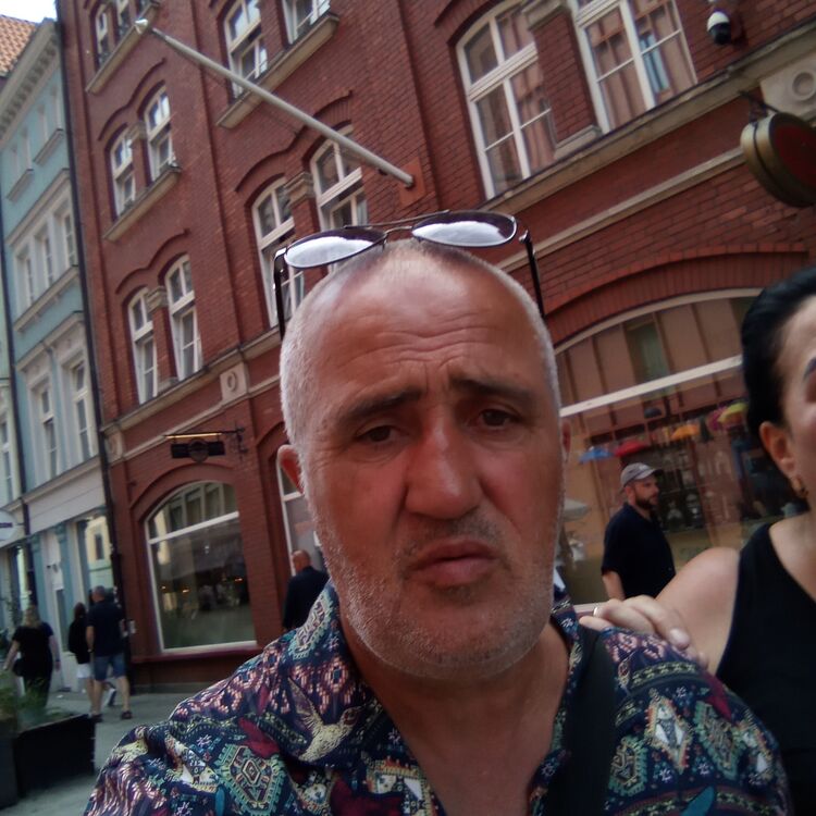  45596005  Levan, 52 ,    