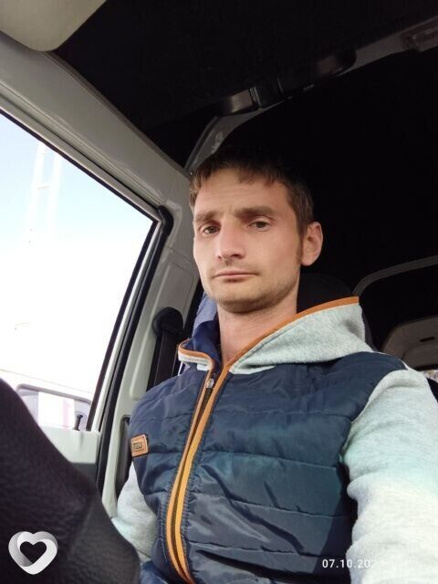  40725845  , 32 ,    