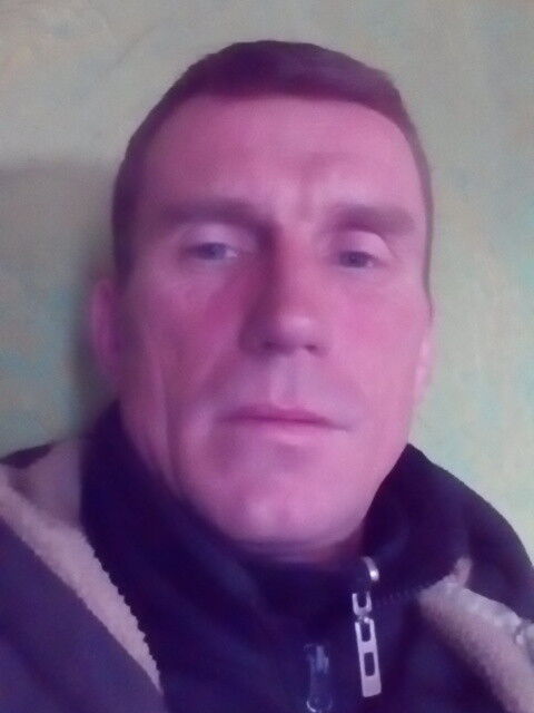  15356225  Aleksei, 47 ,    