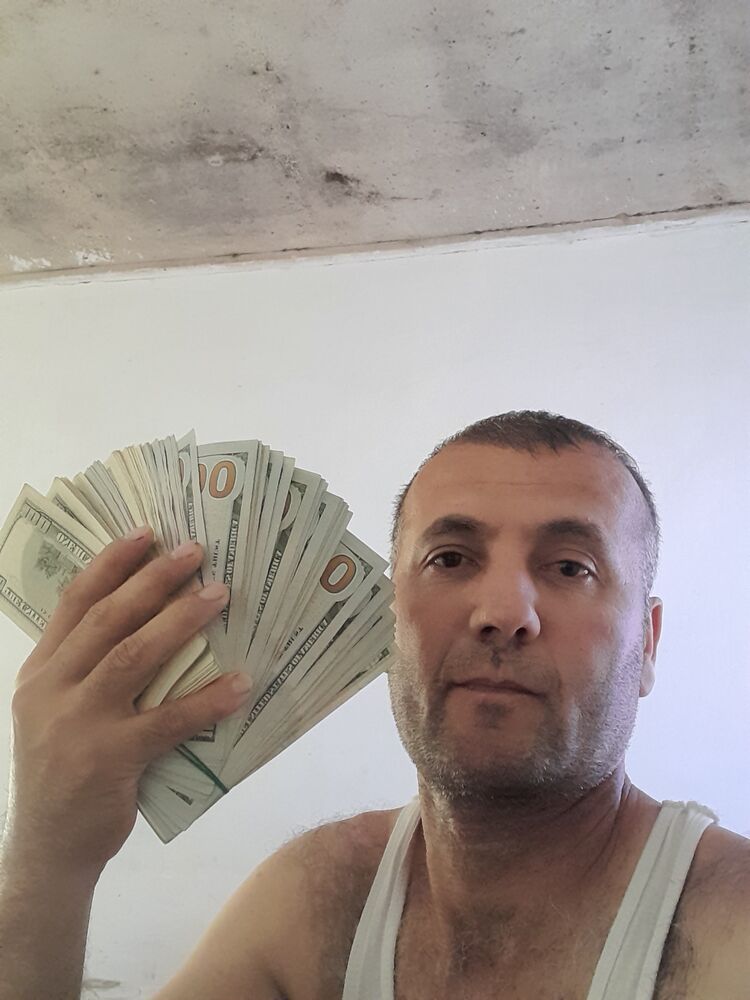  31790245  Nazimjon, 44 ,    