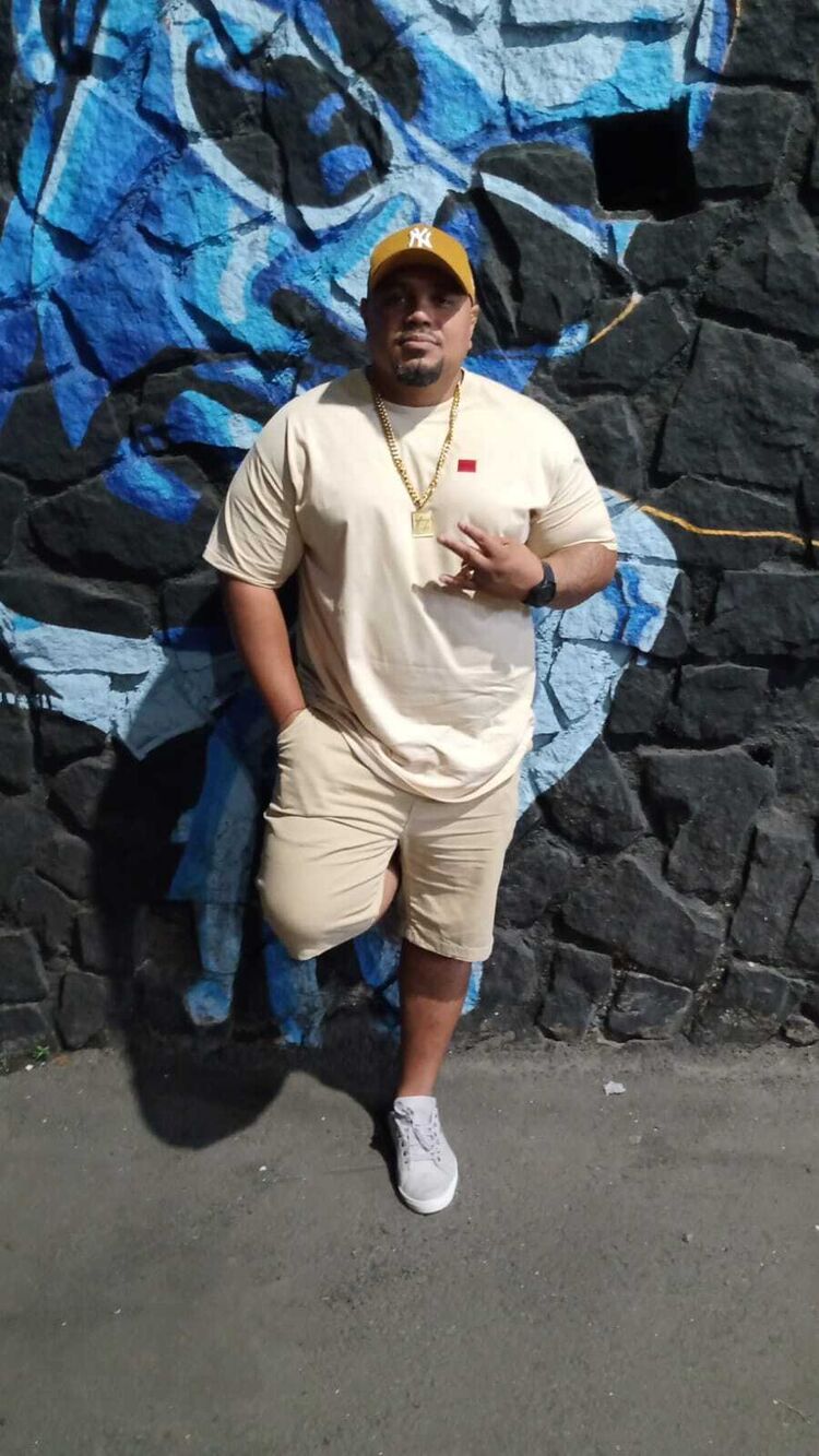  48316845  Felipe, 43 ,    --