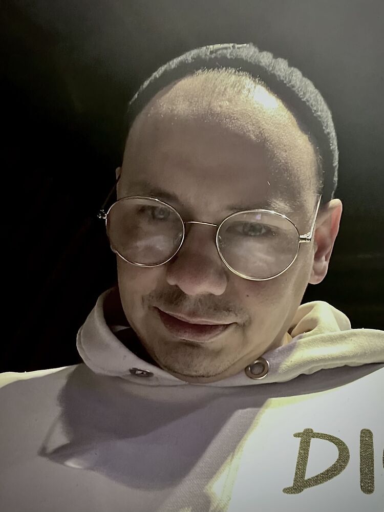 ,   Anton, 33 ,   ,   , c , 