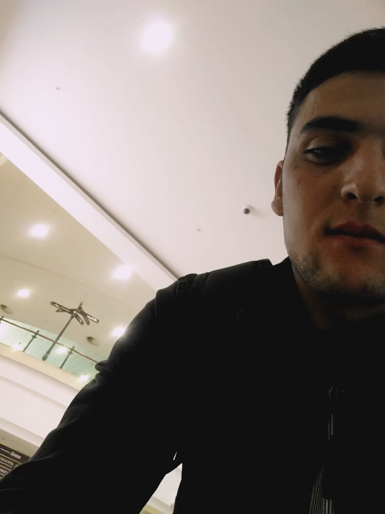  27658065  Islombek, 24 ,    