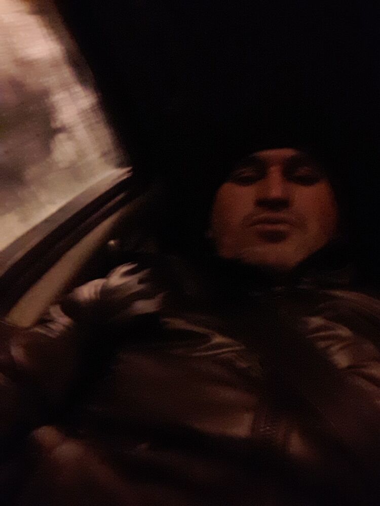  18367985  Sherali, 43 ,    