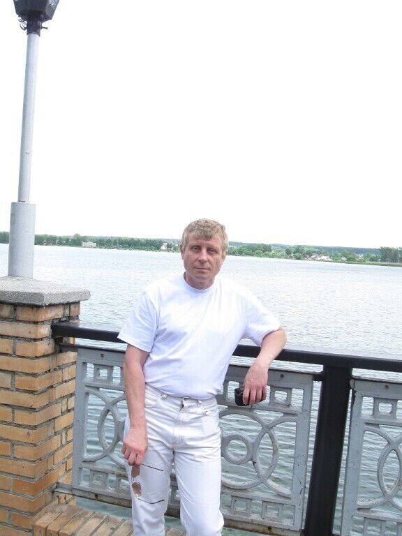  21301655  Aleksey, 60 ,    