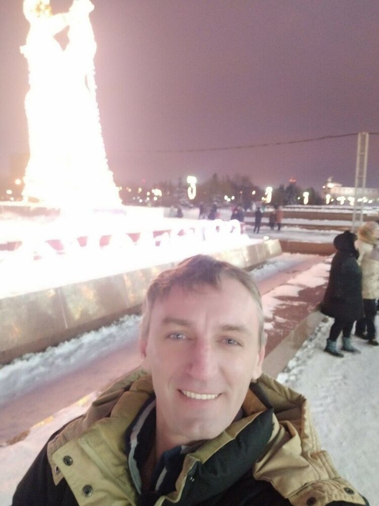  ,   Constantin, 43 ,   