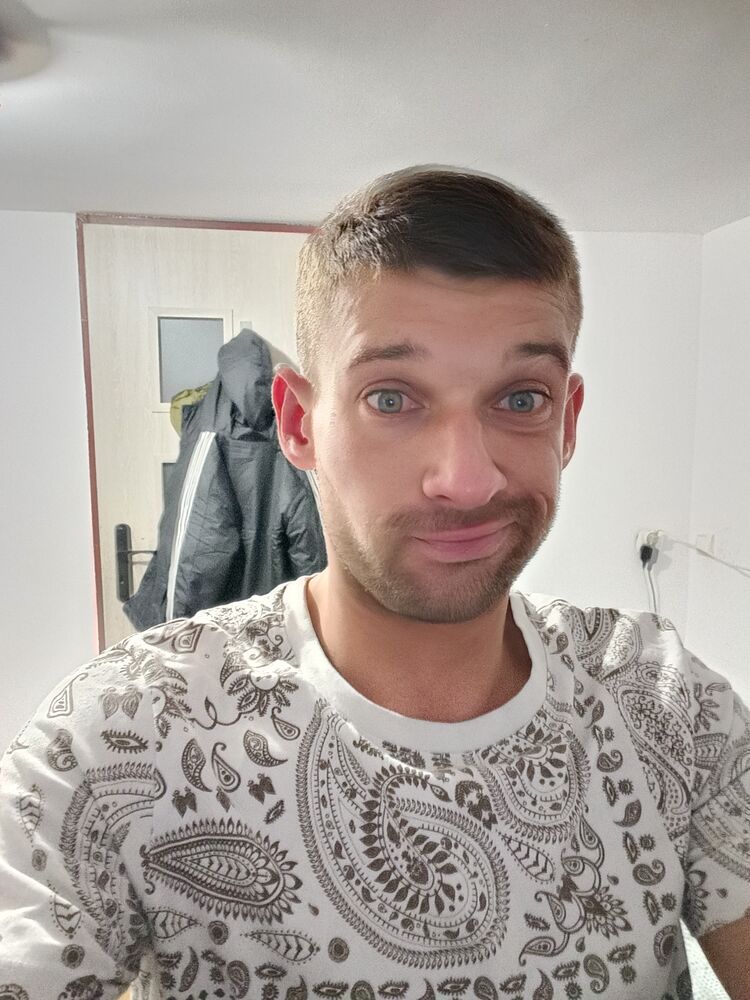  48134585  Anton, 29 ,    