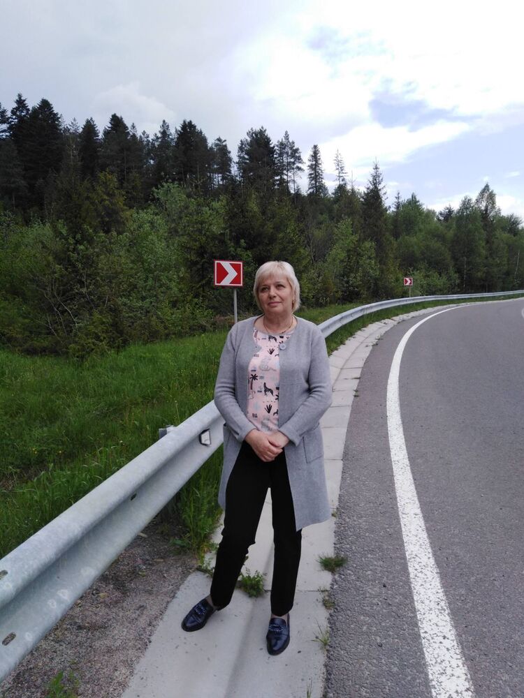  24394965  Lubov, 64 ,    