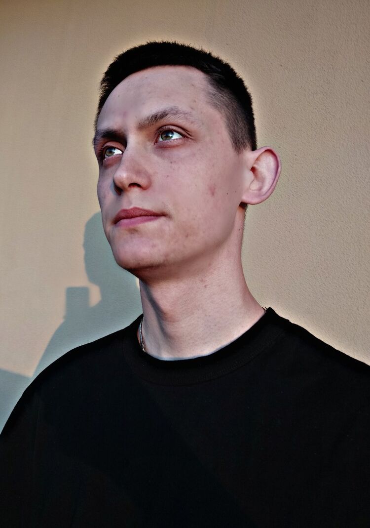  27082355  , 24 ,    