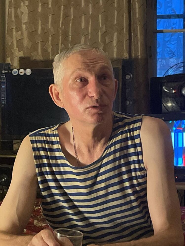  53808385  John, 23 ,    