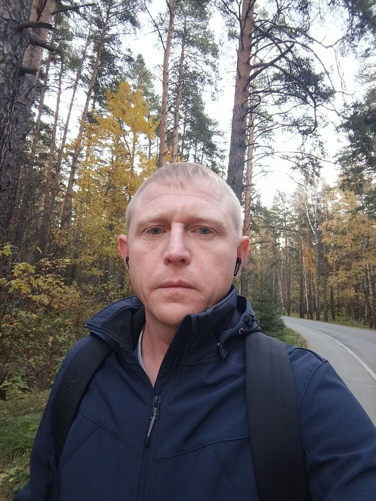  46576625  Ivan, 41 ,    