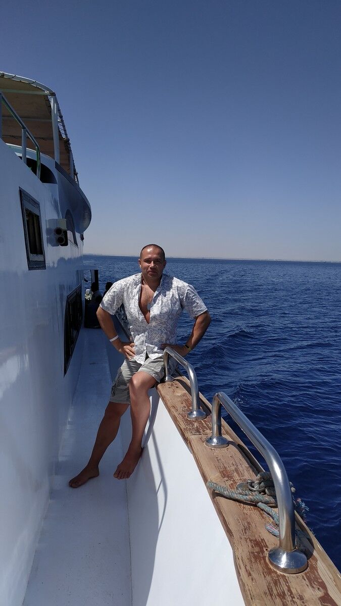  ,   Artist, 46 ,   ,   , c 