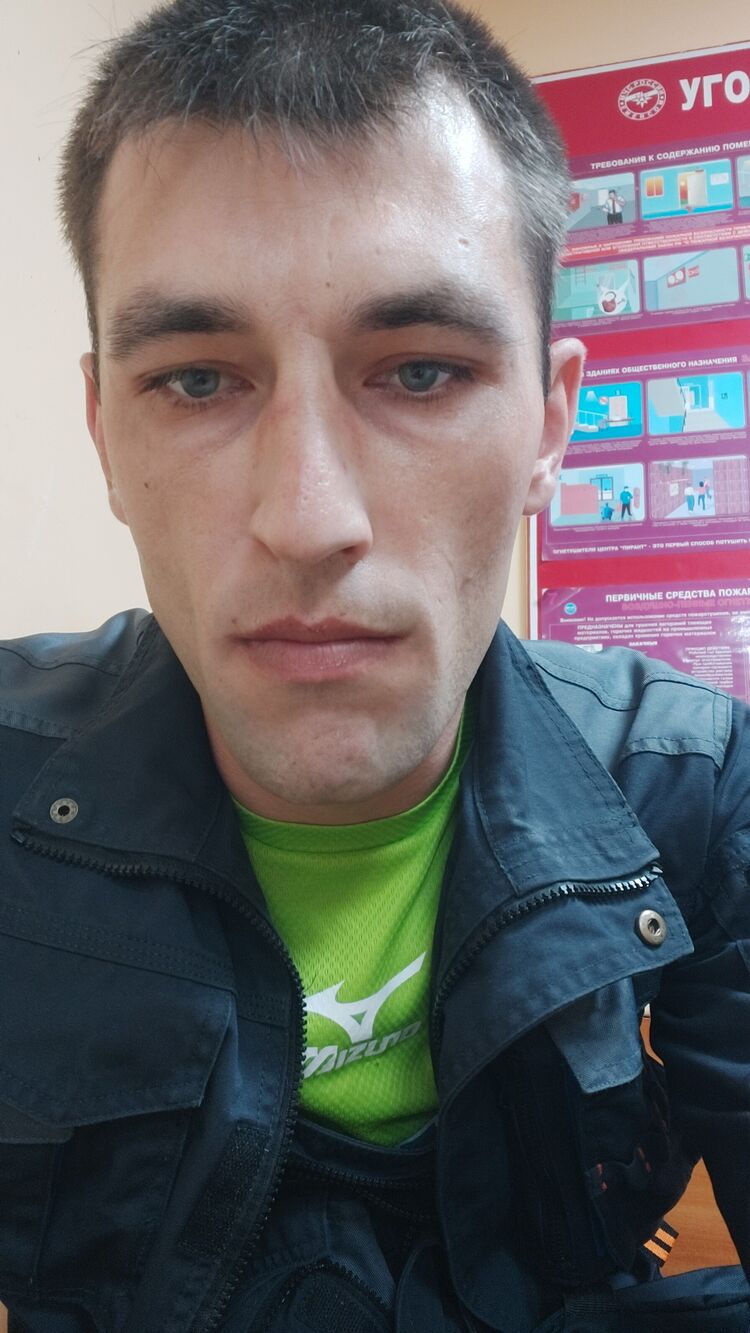  36038095  Alexander, 33 ,    