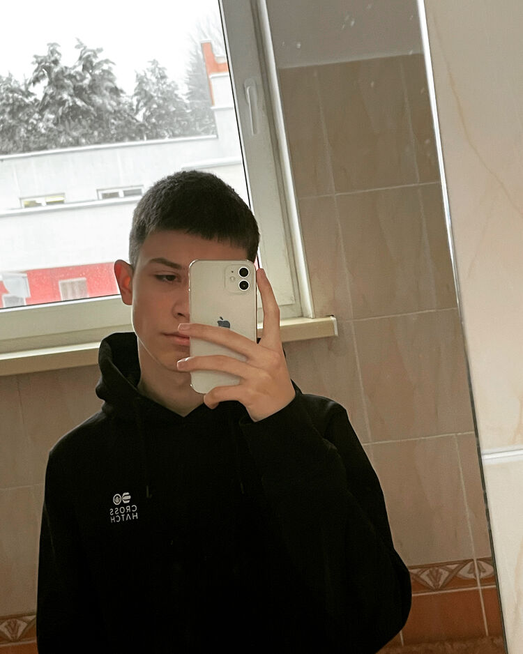  38737445  , 20 ,    