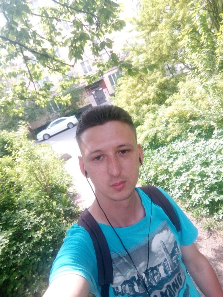  18711635  , 31 ,    -