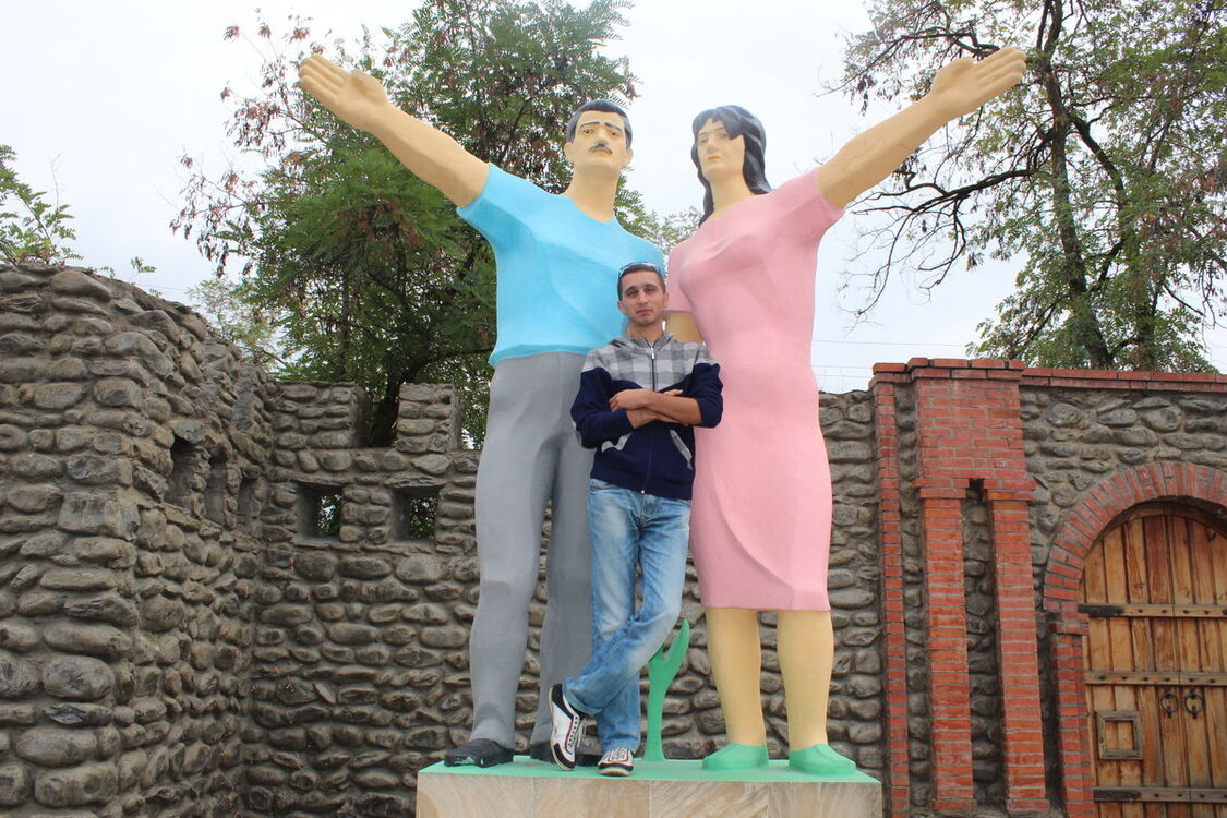  8663265  Valeh, 40 ,    