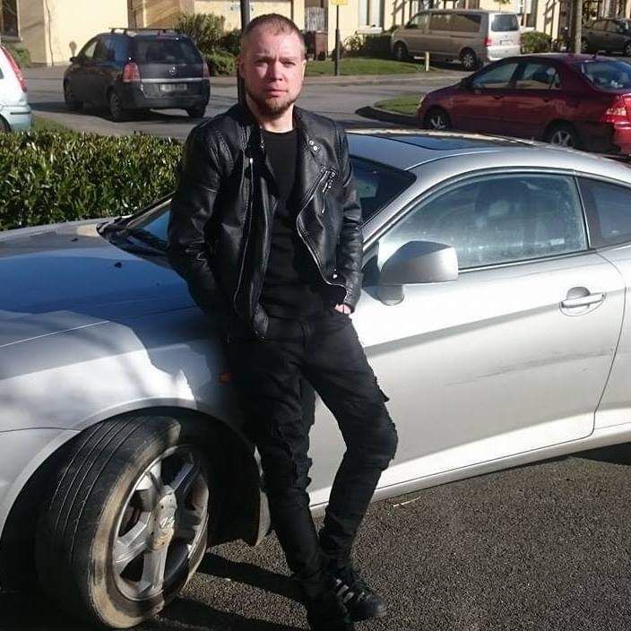  Muineachan,   Alek, 41 ,   ,   , c 