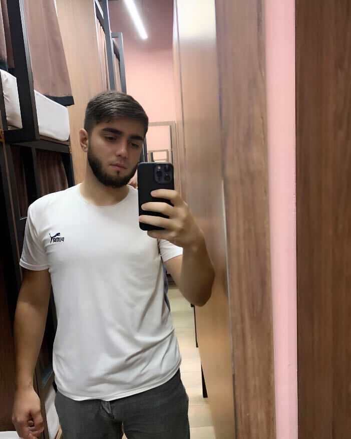 ���������� ���������, ���� ����� Adam, 25 ���, ������������ ��� ������, ����� � ���������