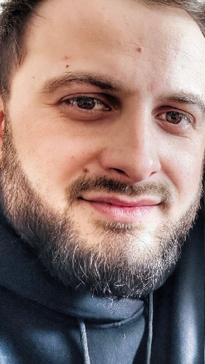  52539135  Djonik, 31 ,    