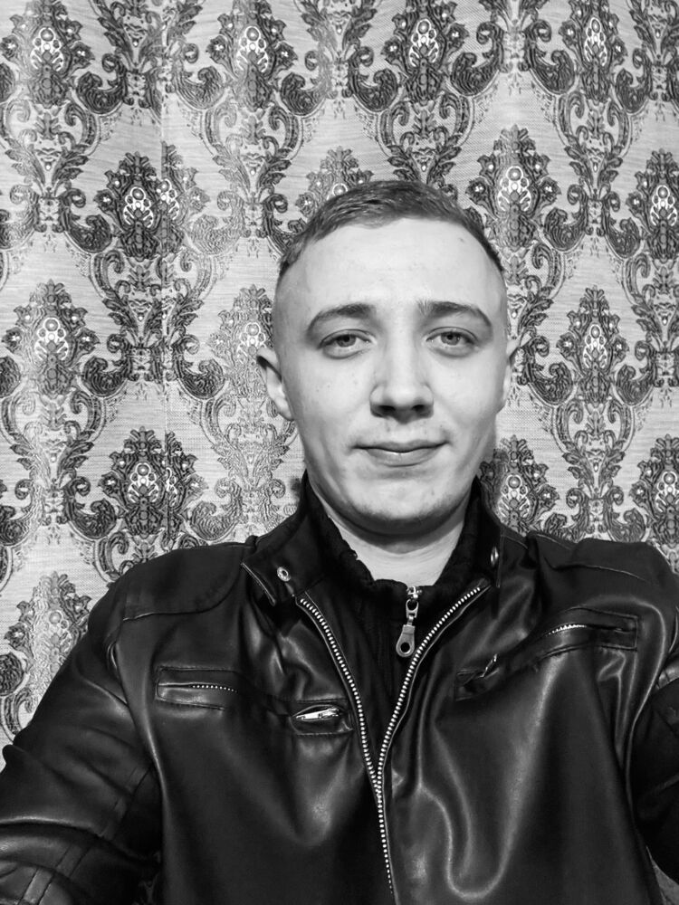  ,   Viktor, 24 ,   ,   