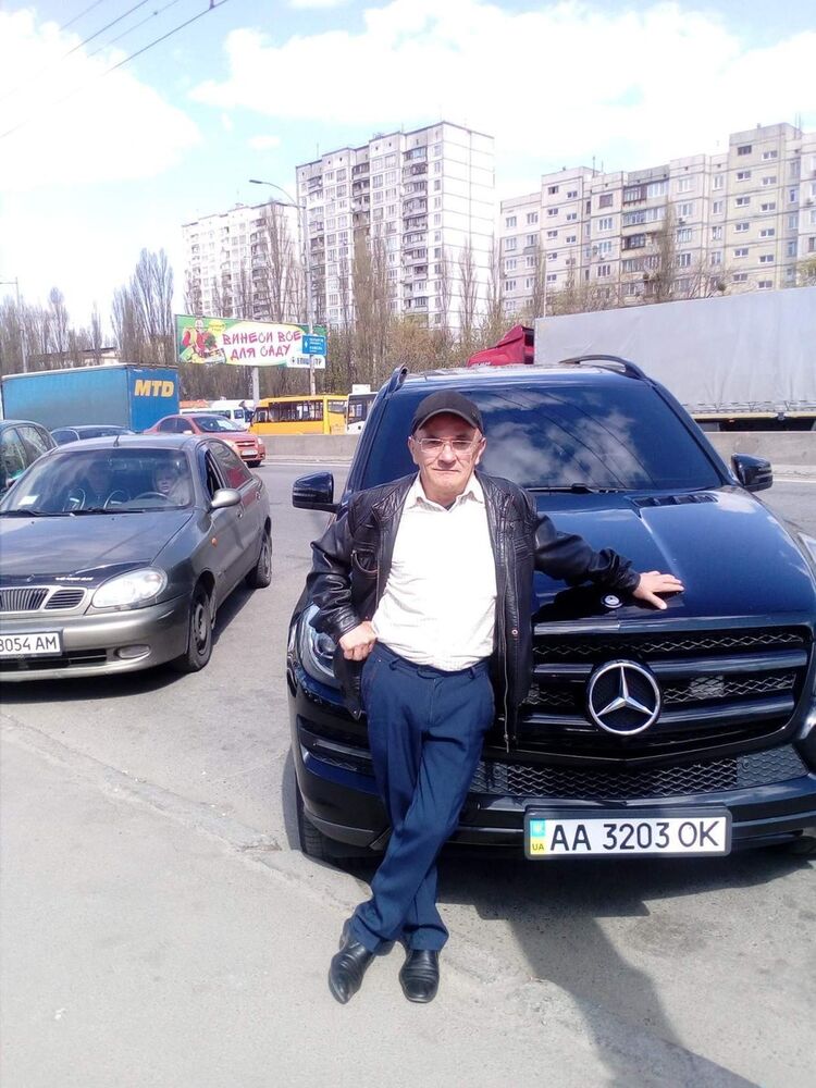  17211425  Tofik, 60 ,    