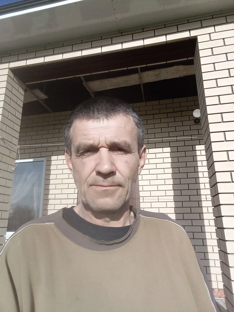  ,   Garry, 52 ,   ,   
