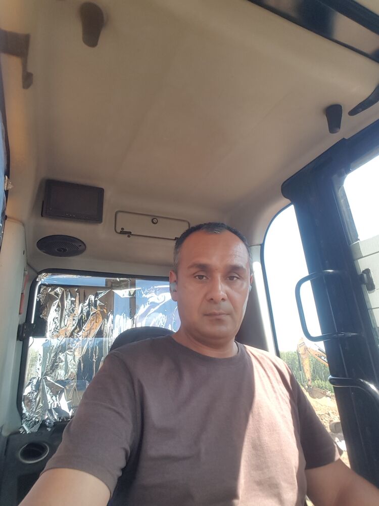  35765415  Rustam, 47 ,    