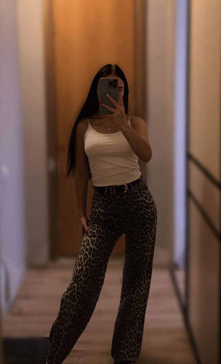  46723485  , 26 ,    
