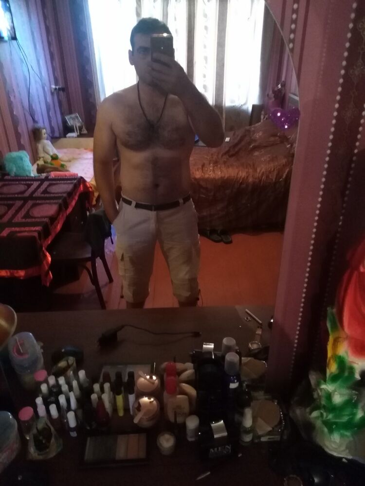  16885065  Vazha, 37 ,    