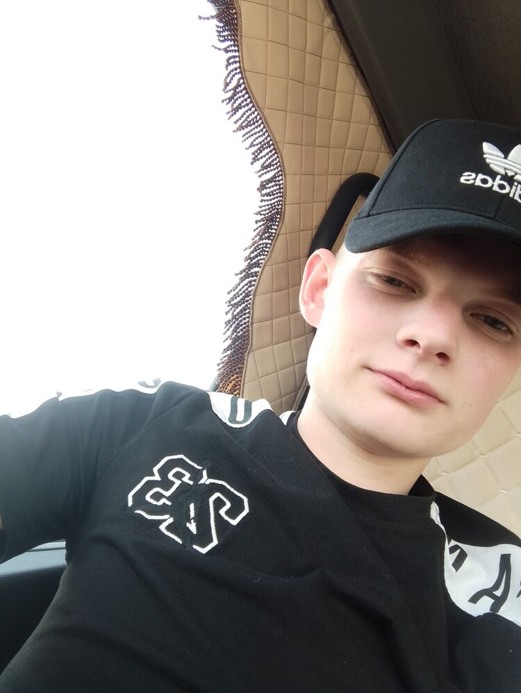  34023185  Ivan, 23 ,     
