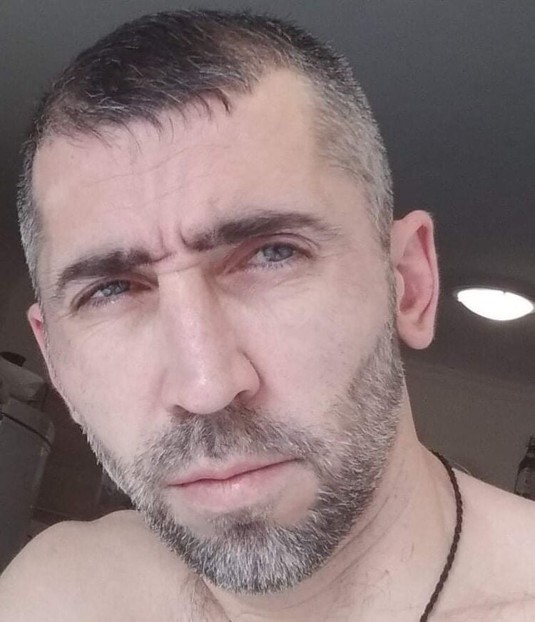  22745725  Serhii, 43 ,    