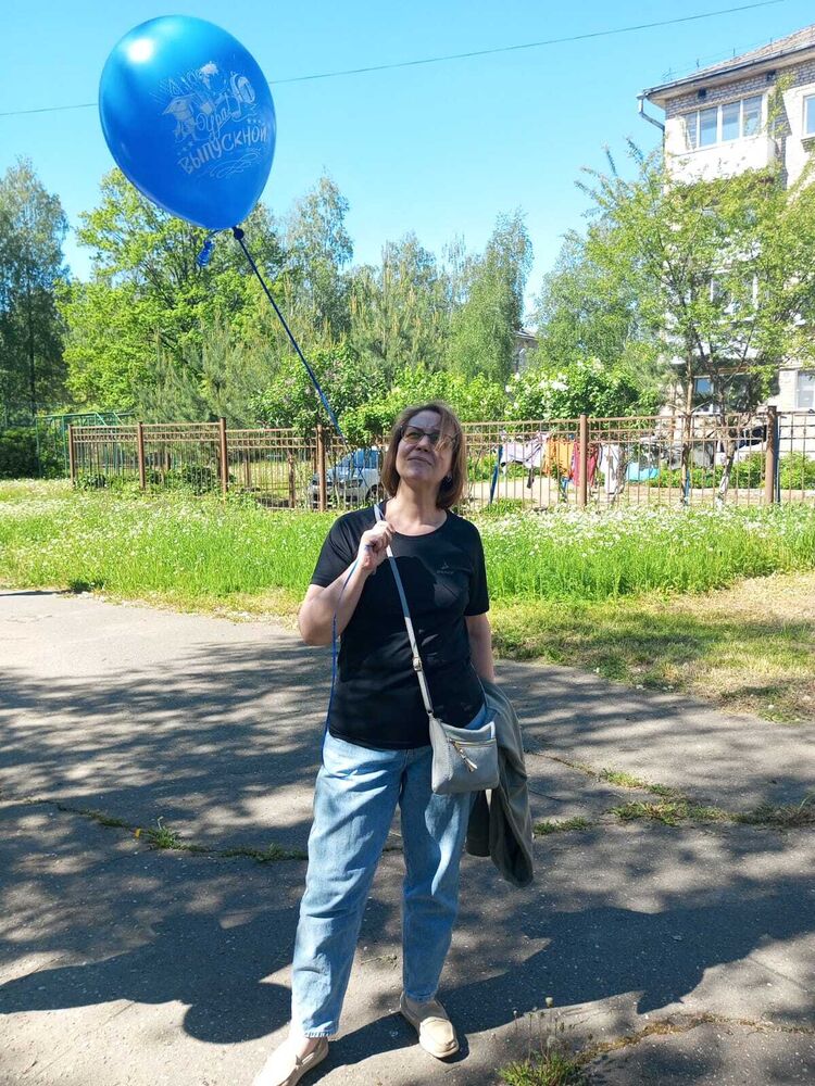  53120985  , 49 ,    