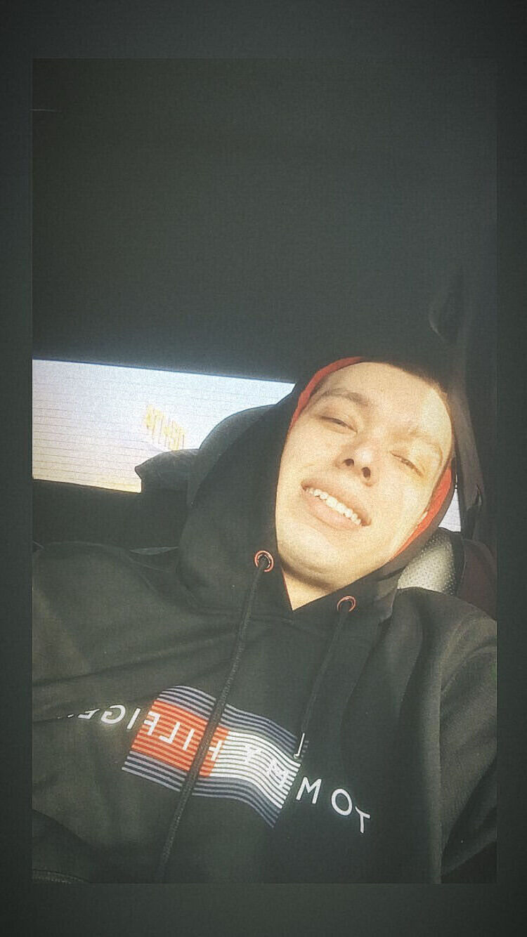  40111955  Molll, 28 ,    