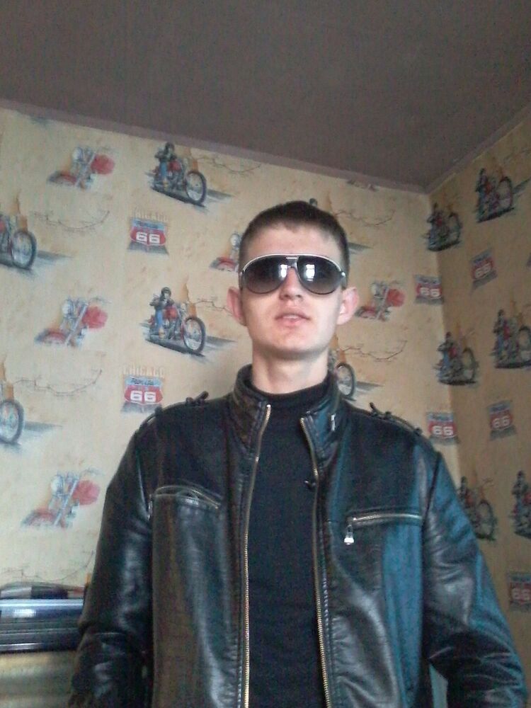  ,   Artem, 31 ,   