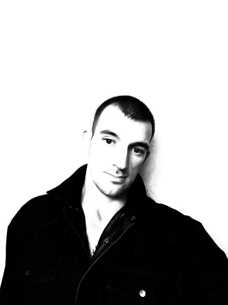  39766195  Gulliver, 38 ,    
