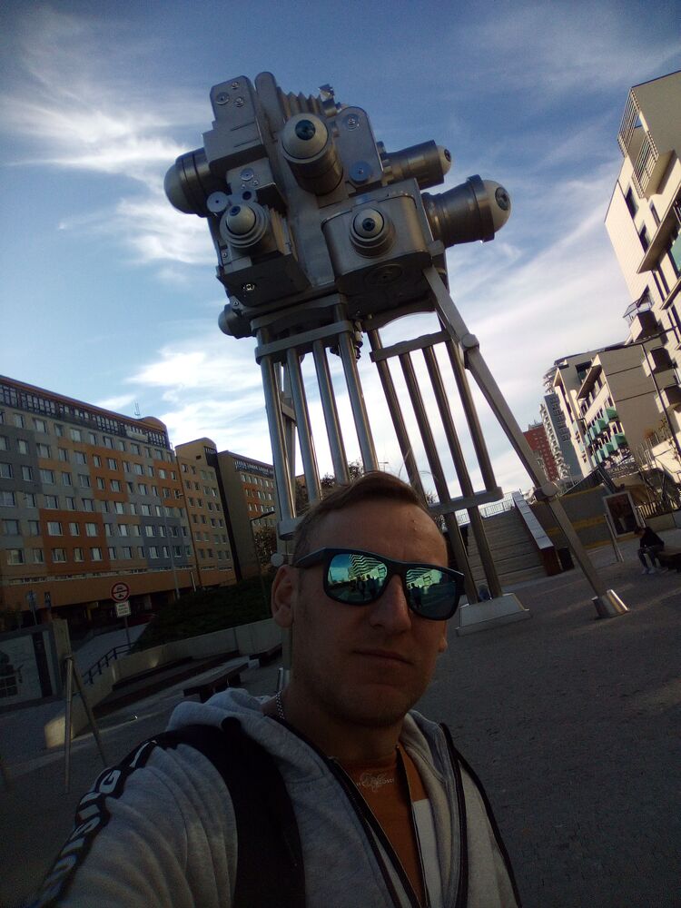  23937905  Mihal, 34 ,    Praha