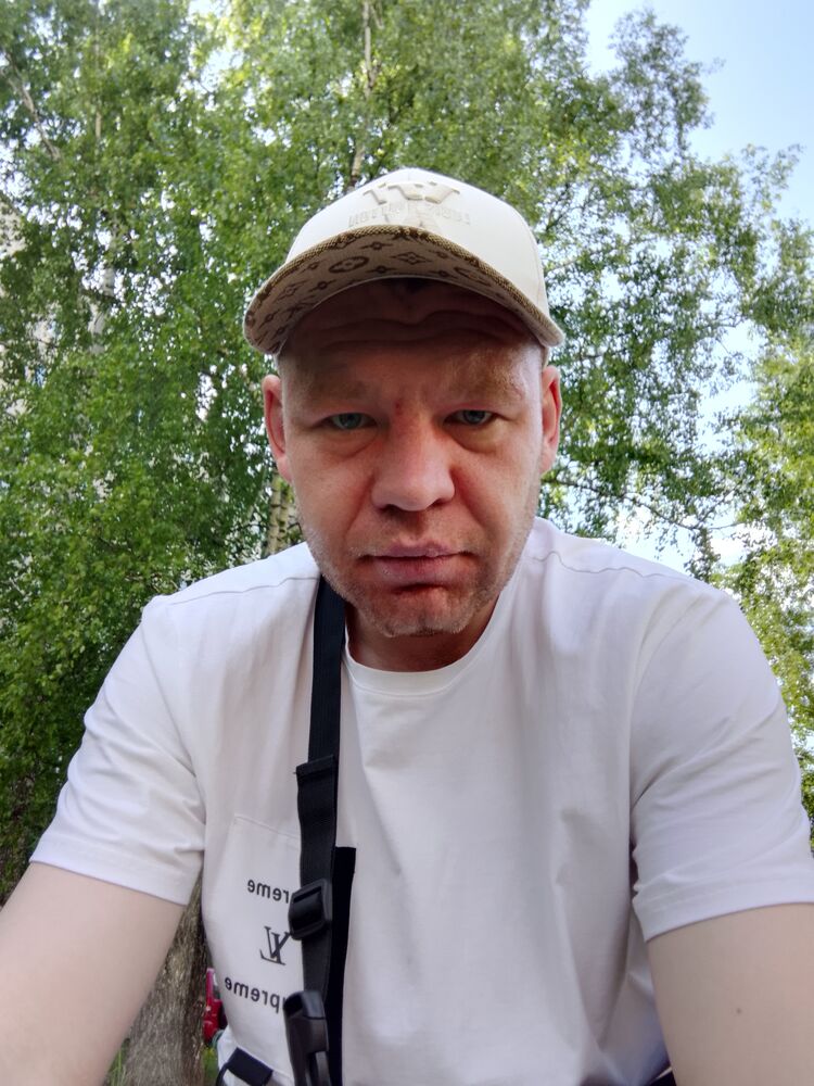  51803415  Konstantin, 35 ,    