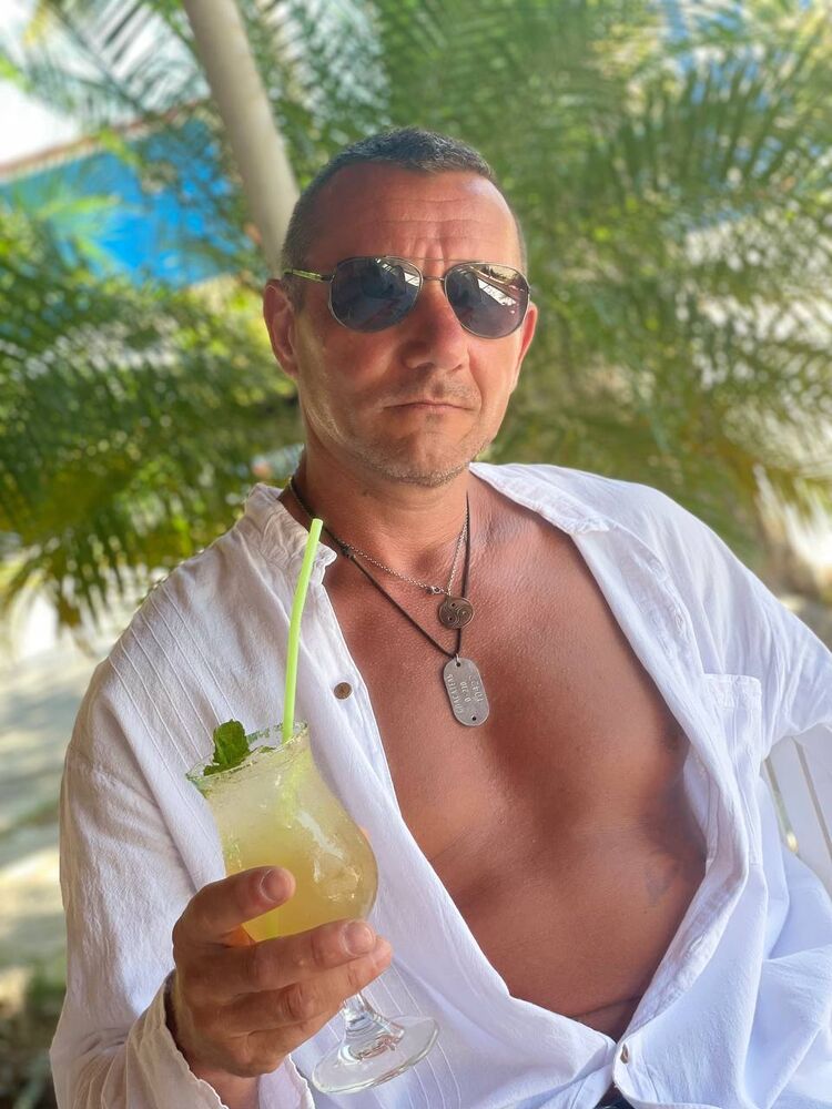  ,   Alexander, 49 ,   ,   
