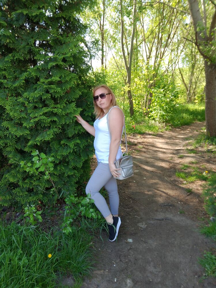  51303385  Elena, 27 ,    