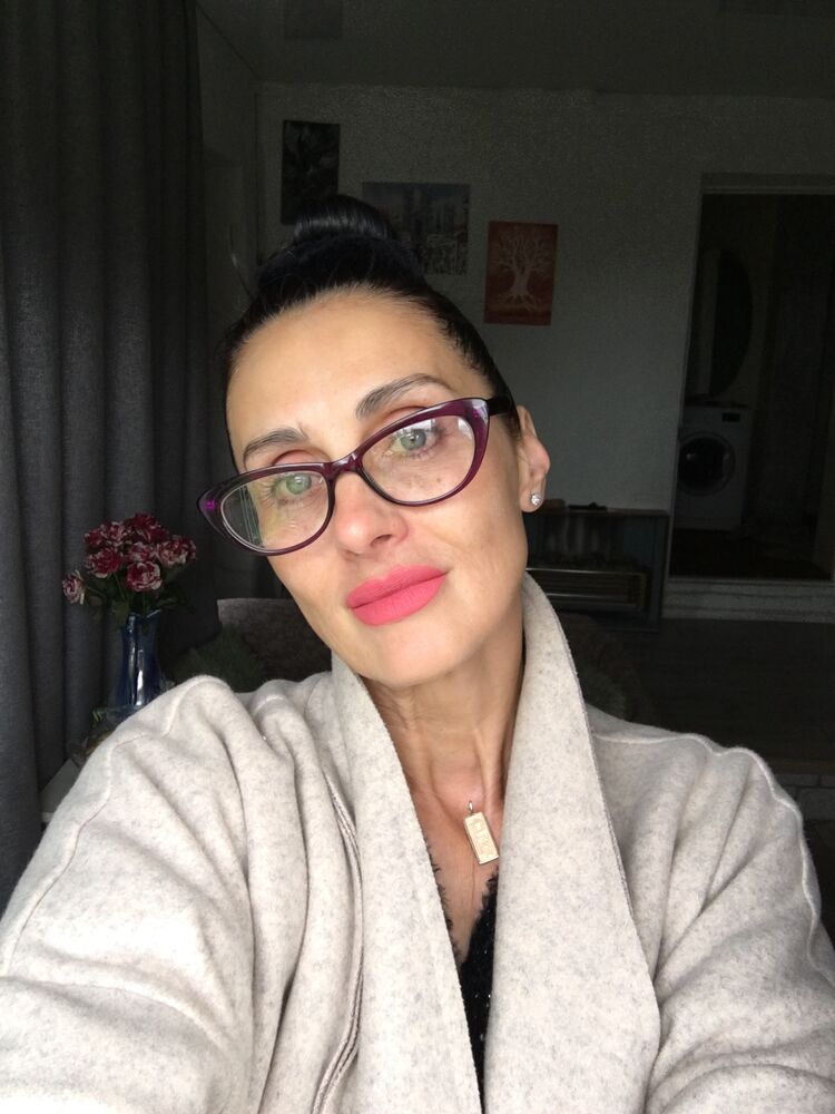  49633965  Irina, 52 ,    