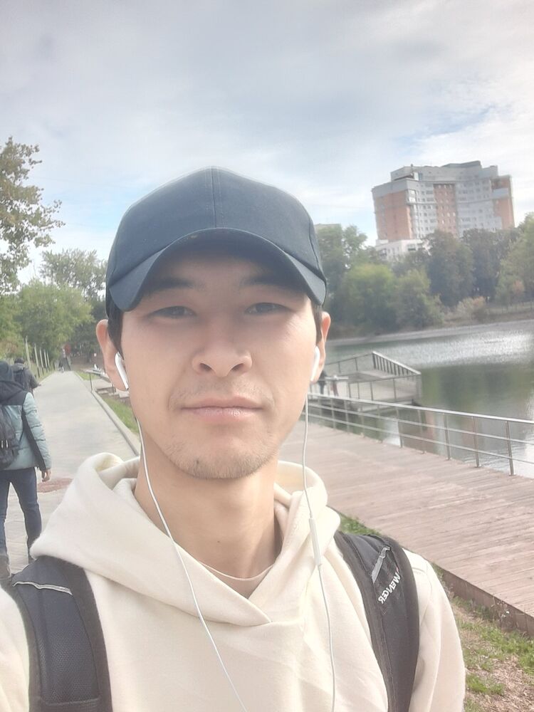  ,   Jon, 27 ,  