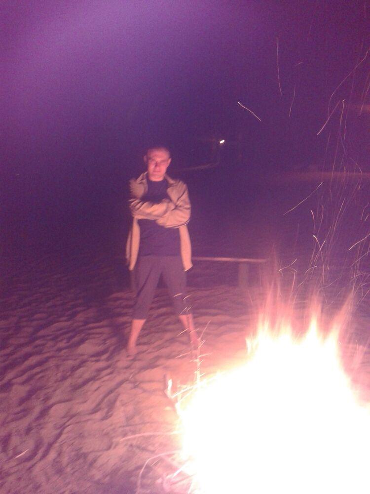  10516575  Pavel, 39 ,    