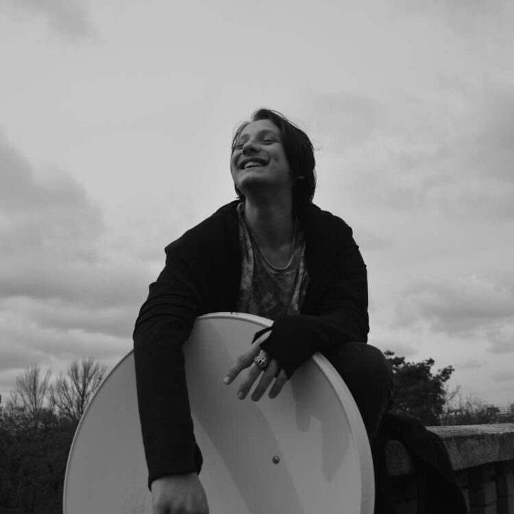  36085995  Tony, 20 ,    