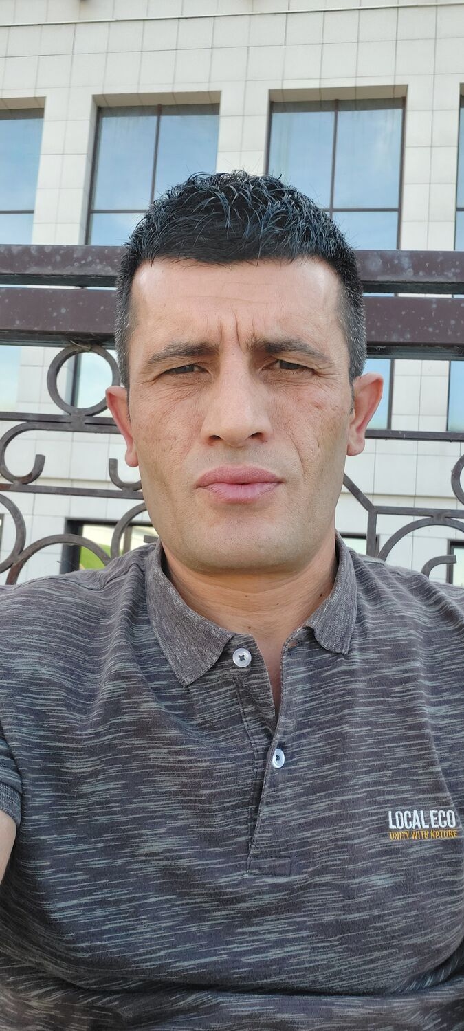  38252615  Halil, 47 ,    