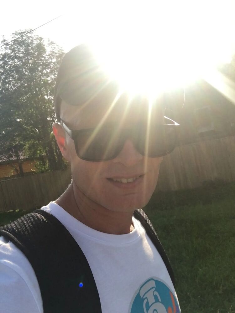  38247505  Toni, 37 ,    