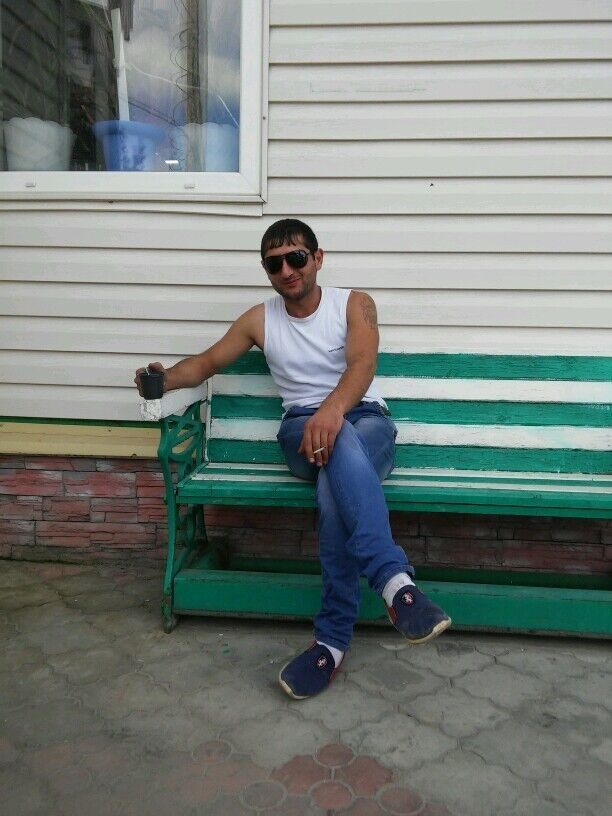  10684395  Ara, 33 ,    