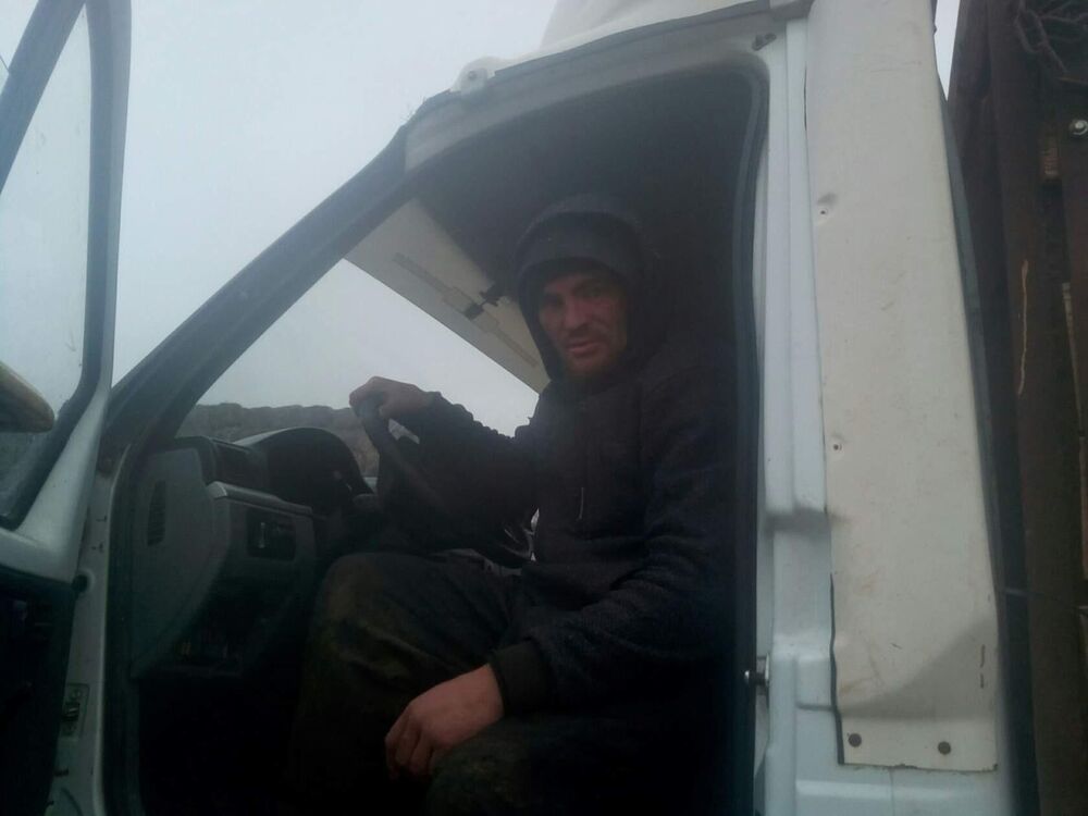  26184785  Saha, 40 ,    