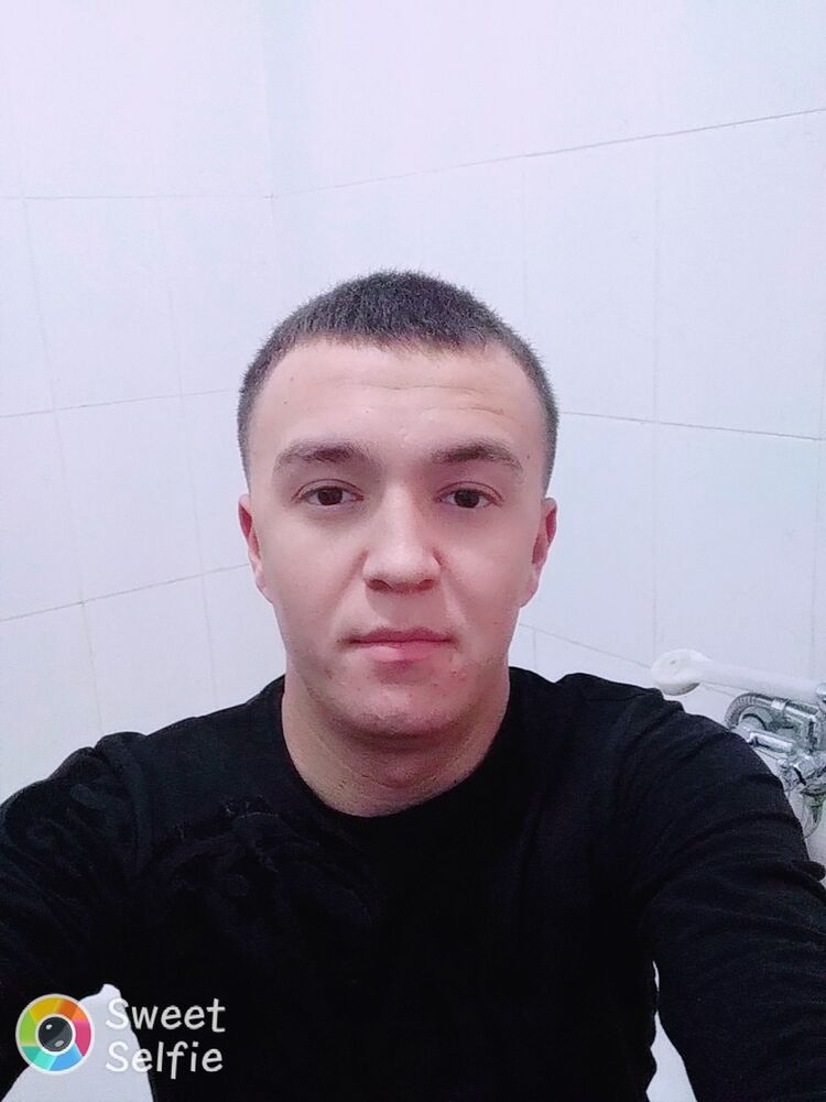  ,   Artur, 28 ,   ,   , c , 