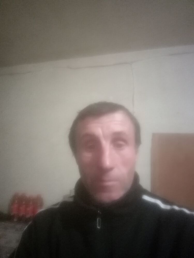  33982595  Qennadij, 52 ,    